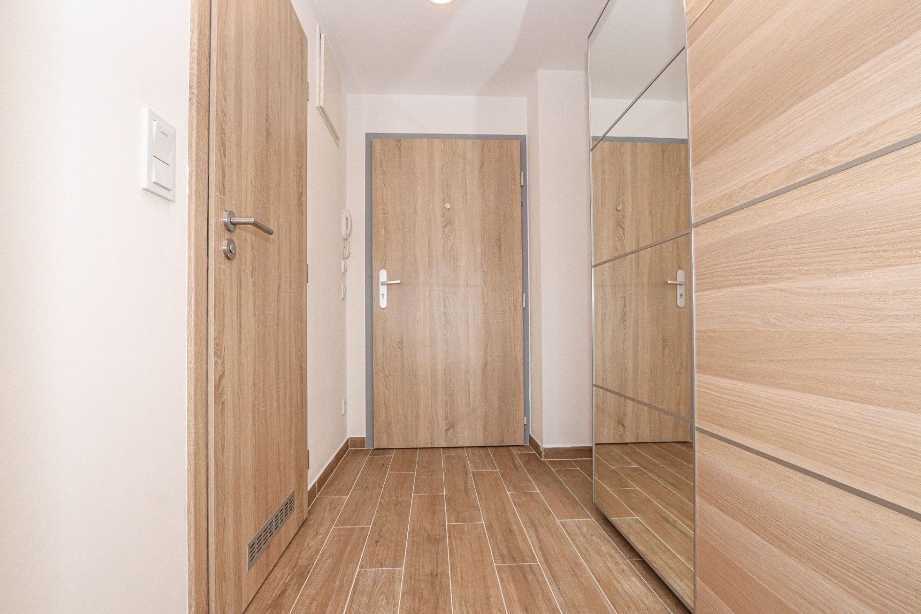 Pronájem bytu 1+kk 33 m², Františka Diviše, Praha, Praha Pronájem bytu 1+kk 33 m², Františka Diviše, Praha, Praha