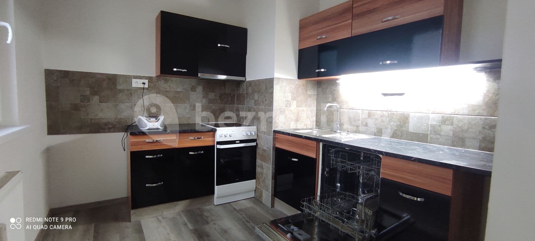 Pronájem bytu 1+1 40 m², Na Vršku, Jablonec nad Nisou, Liberecký kraj Pronájem bytu 1+1 40 m², Na Vršku, Jablonec nad Nisou, Liberecký kraj