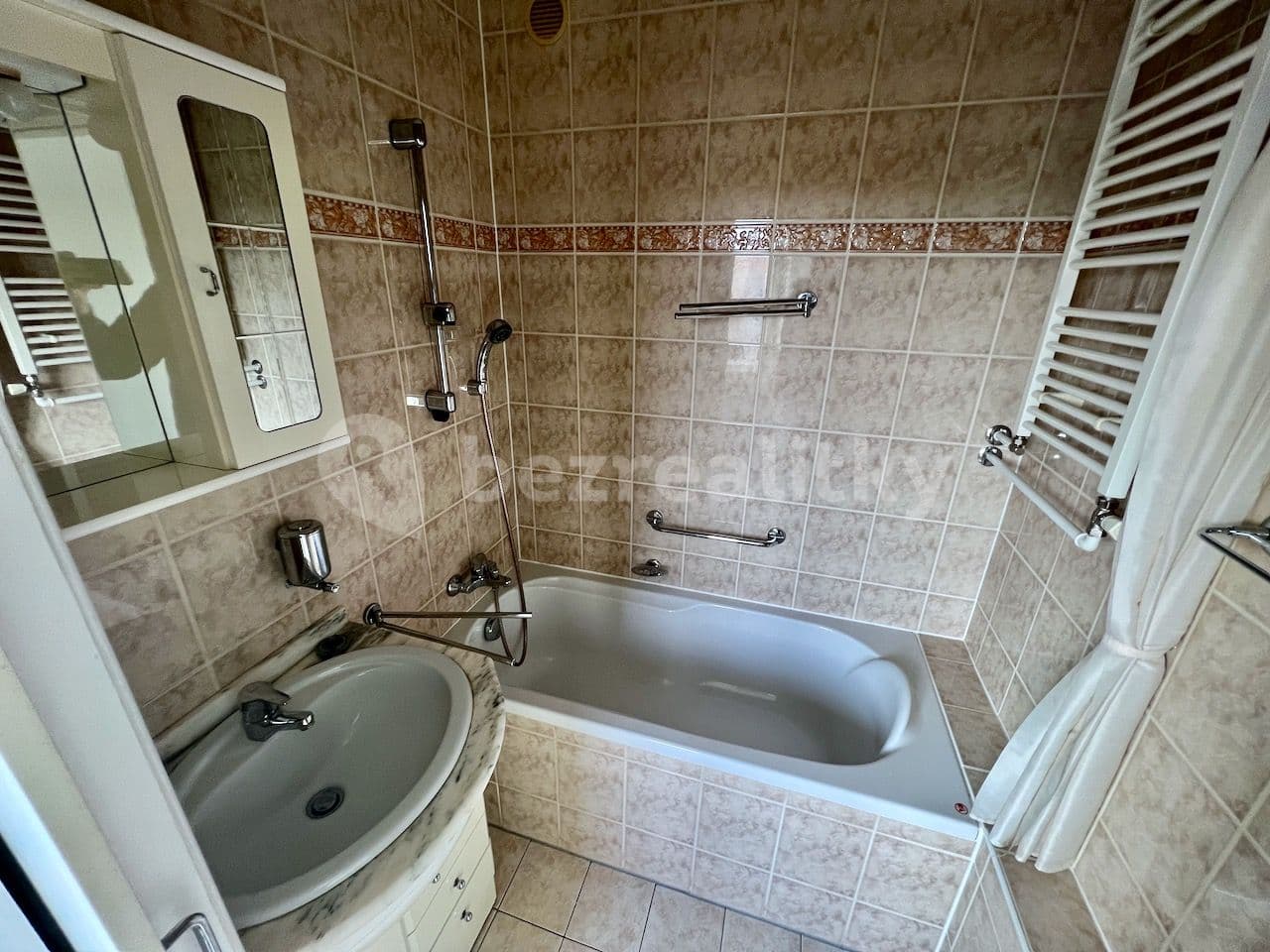 Pronájem bytu 2+1 61 m², Partyzánská, Plzeň, Plzeňský kraj Pronájem bytu 2+1 61 m², Partyzánská, Plzeň, Plzeňský kraj