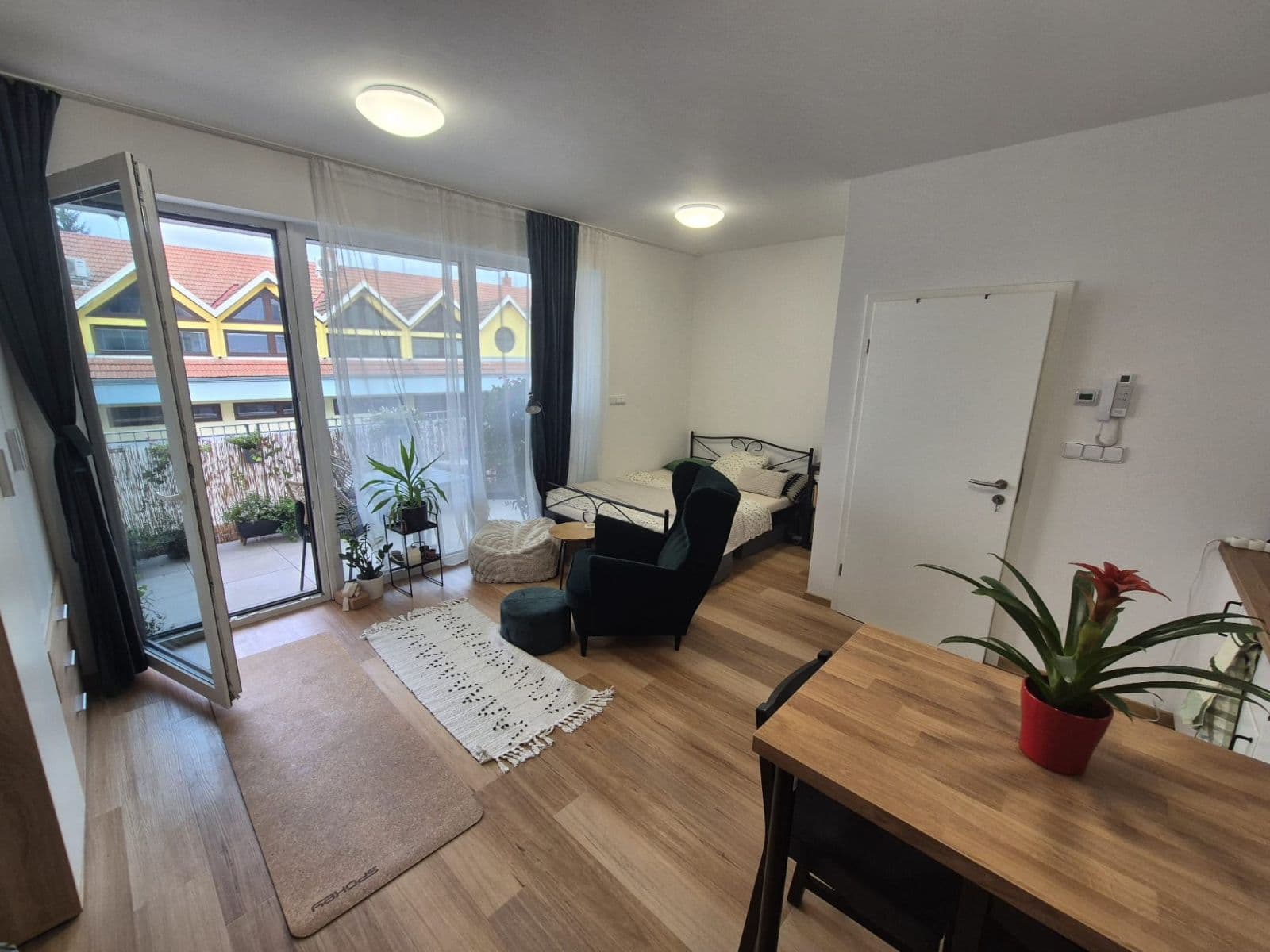 Pronájem bytu 1+kk 40 m², Horova, Brno, Jihomoravský kraj Pronájem bytu 1+kk 40 m², Horova, Brno, Jihomoravský kraj