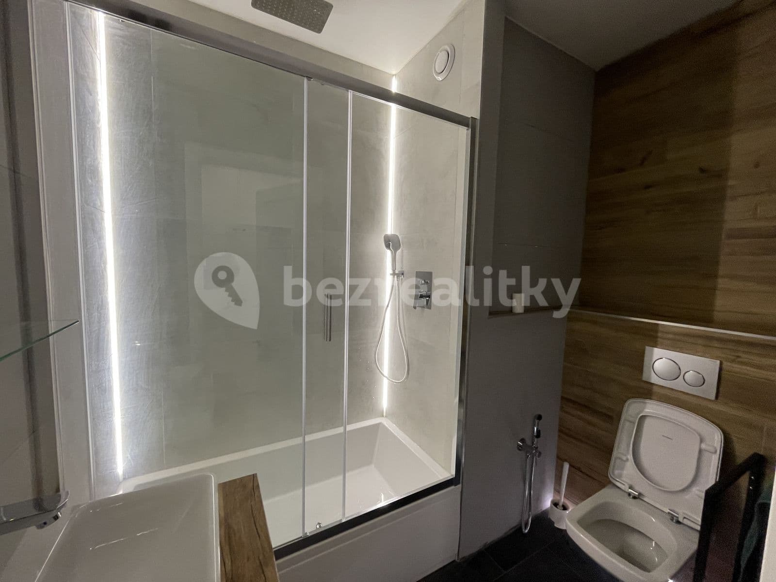 Pronájem bytu 2+1 54 m², Krásného, Praha, Praha Pronájem bytu 2+1 54 m², Krásného, Praha, Praha