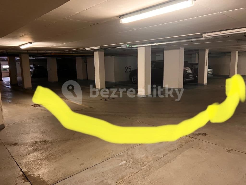 Pronájem garáže 10 m², Pod Parukářkou, Praha, Praha Pronájem garáže 10 m², Pod Parukářkou, Praha, Praha