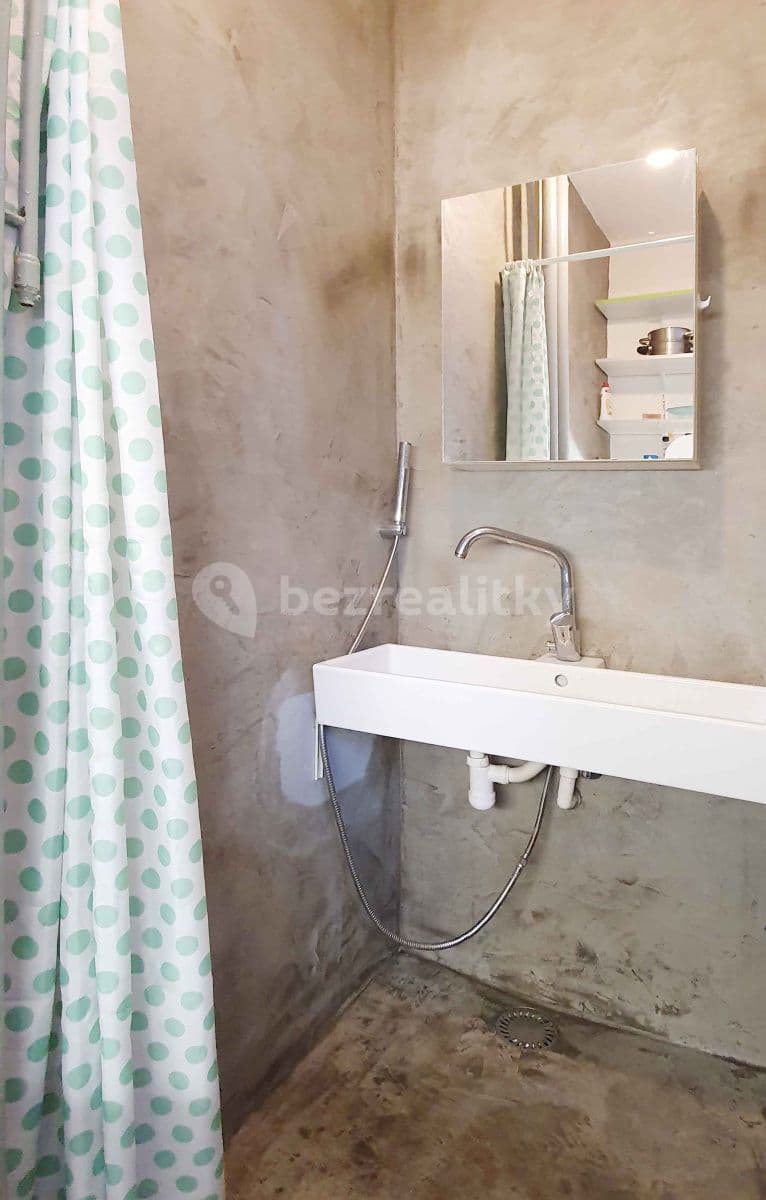 Pronájem bytu Garsoniéra 20 m², Pod Lipami, Praha, Praha Pronájem bytu Garsoniéra 20 m², Pod Lipami, Praha, Praha