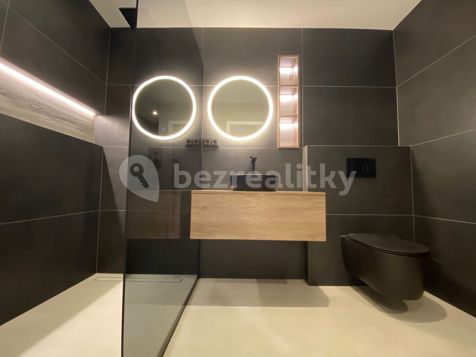 Pronájem bytu 2+kk 64 m², Horova, Hradec Králové, Královéhradecký kraj Pronájem bytu 2+kk 64 m², Horova, Hradec Králové, Královéhradecký kraj