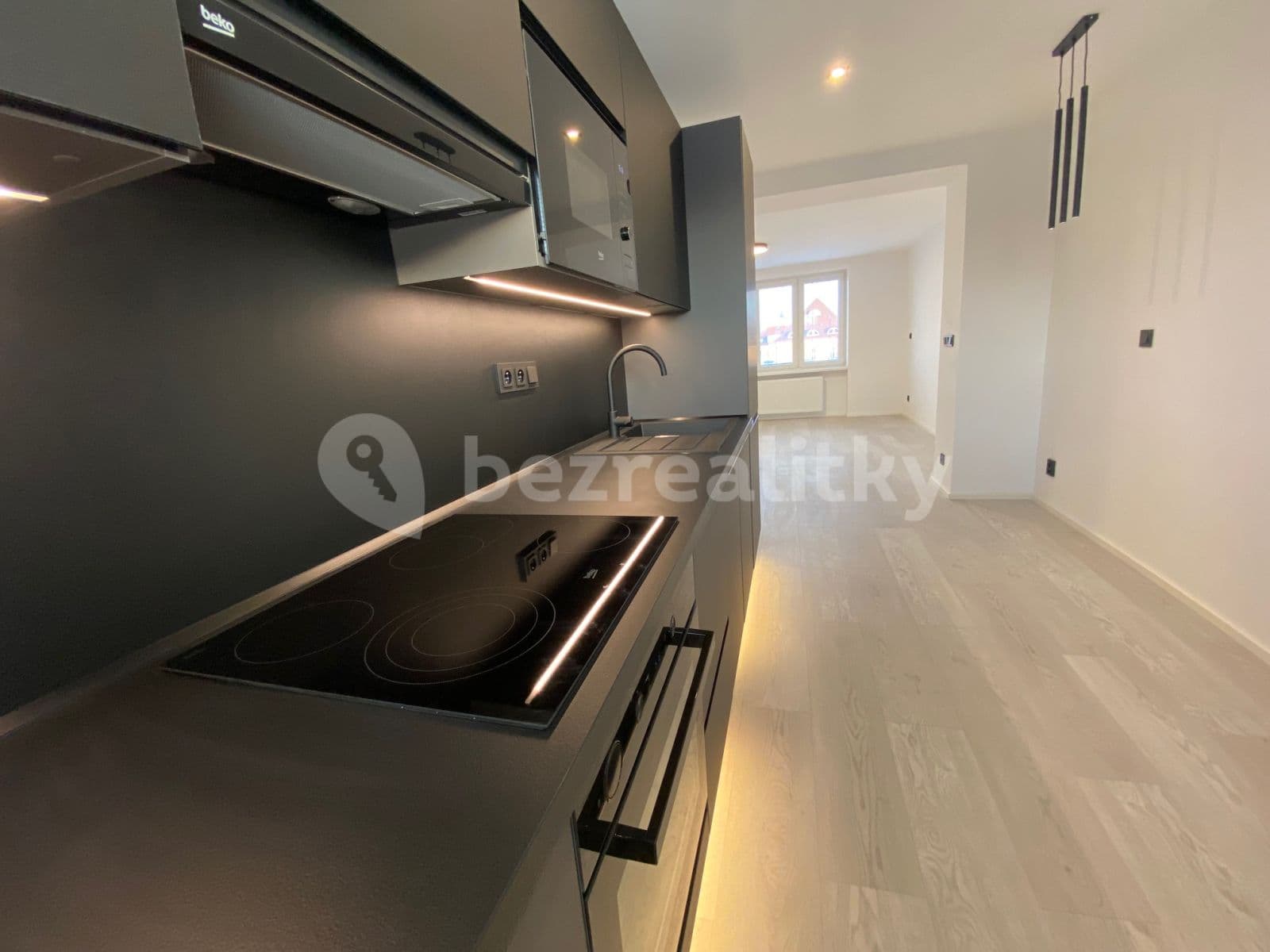 Pronájem bytu 2+kk 64 m², Horova, Hradec Králové, Královéhradecký kraj Pronájem bytu 2+kk 64 m², Horova, Hradec Králové, Královéhradecký kraj