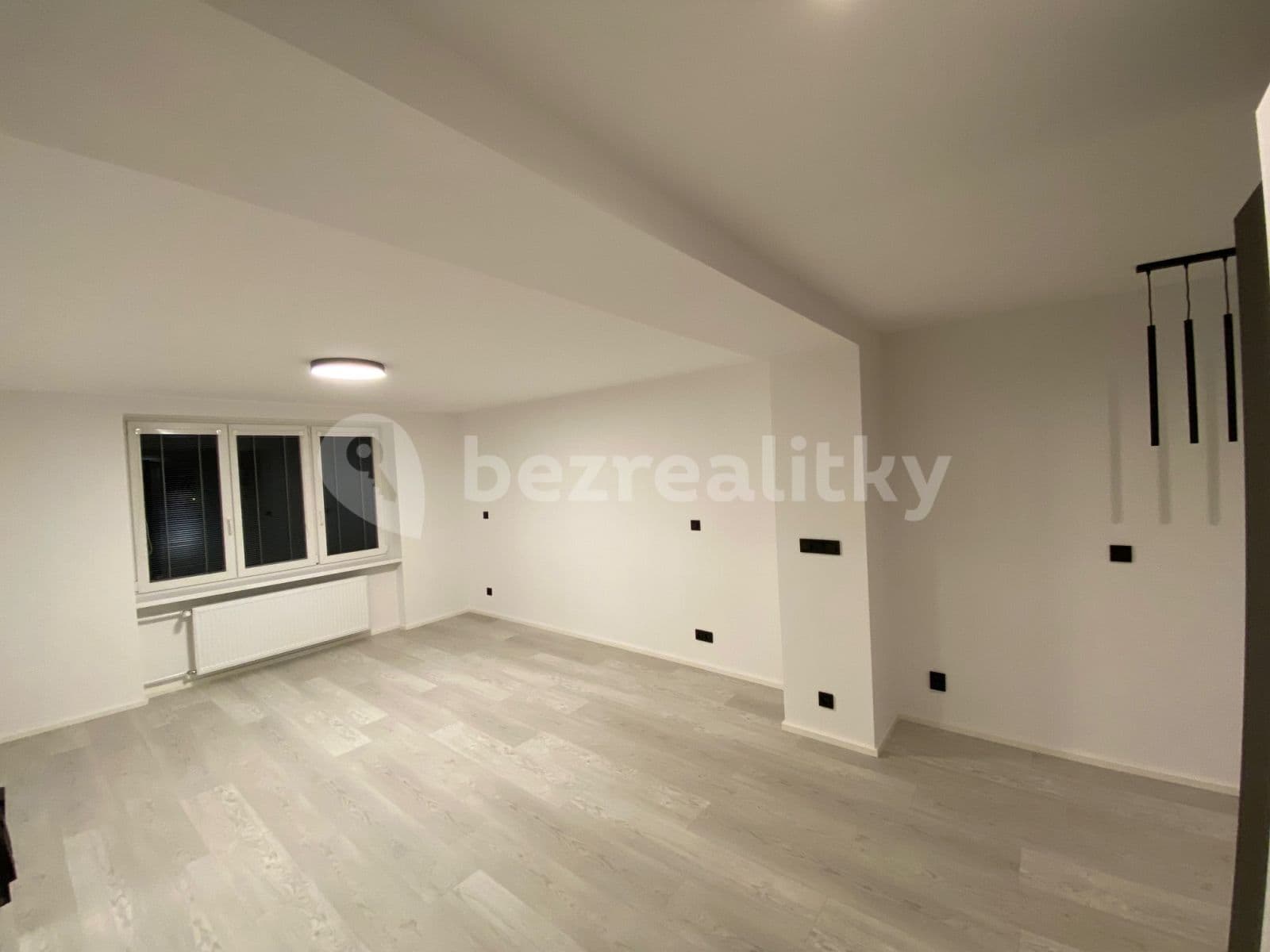 Pronájem bytu 2+kk 64 m², Horova, Hradec Králové, Královéhradecký kraj Pronájem bytu 2+kk 64 m², Horova, Hradec Králové, Královéhradecký kraj