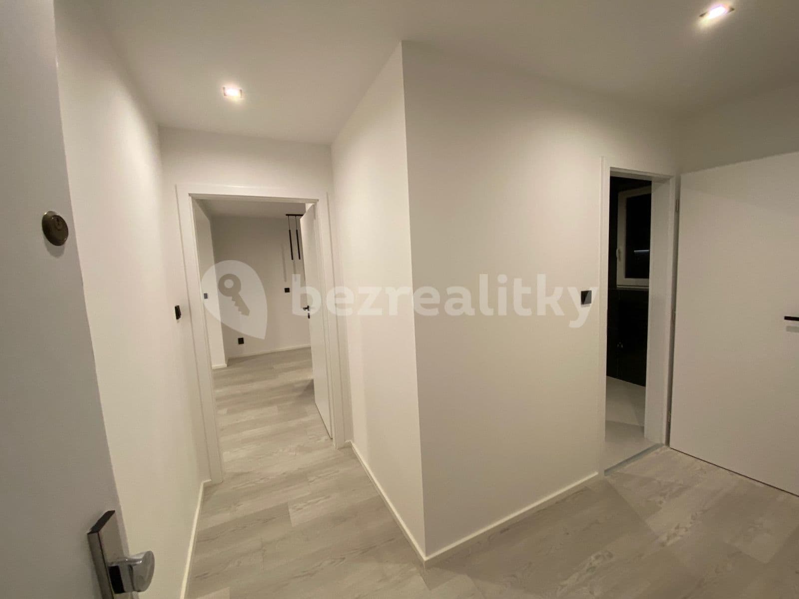 Pronájem bytu 2+kk 64 m², Horova, Hradec Králové, Královéhradecký kraj Pronájem bytu 2+kk 64 m², Horova, Hradec Králové, Královéhradecký kraj