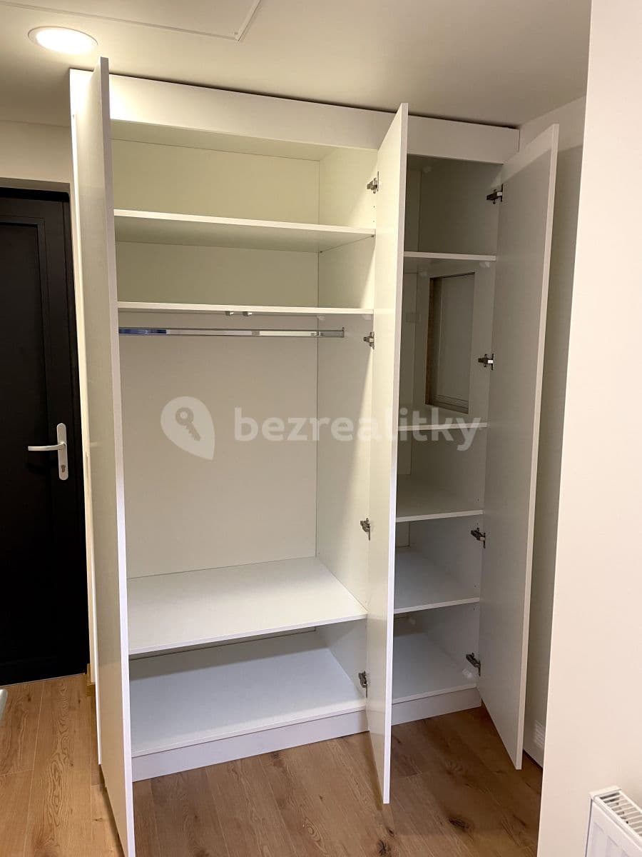 Pronájem bytu 1+kk 28 m², Legionářů, Praha, Praha Pronájem bytu 1+kk 28 m², Legionářů, Praha, Praha