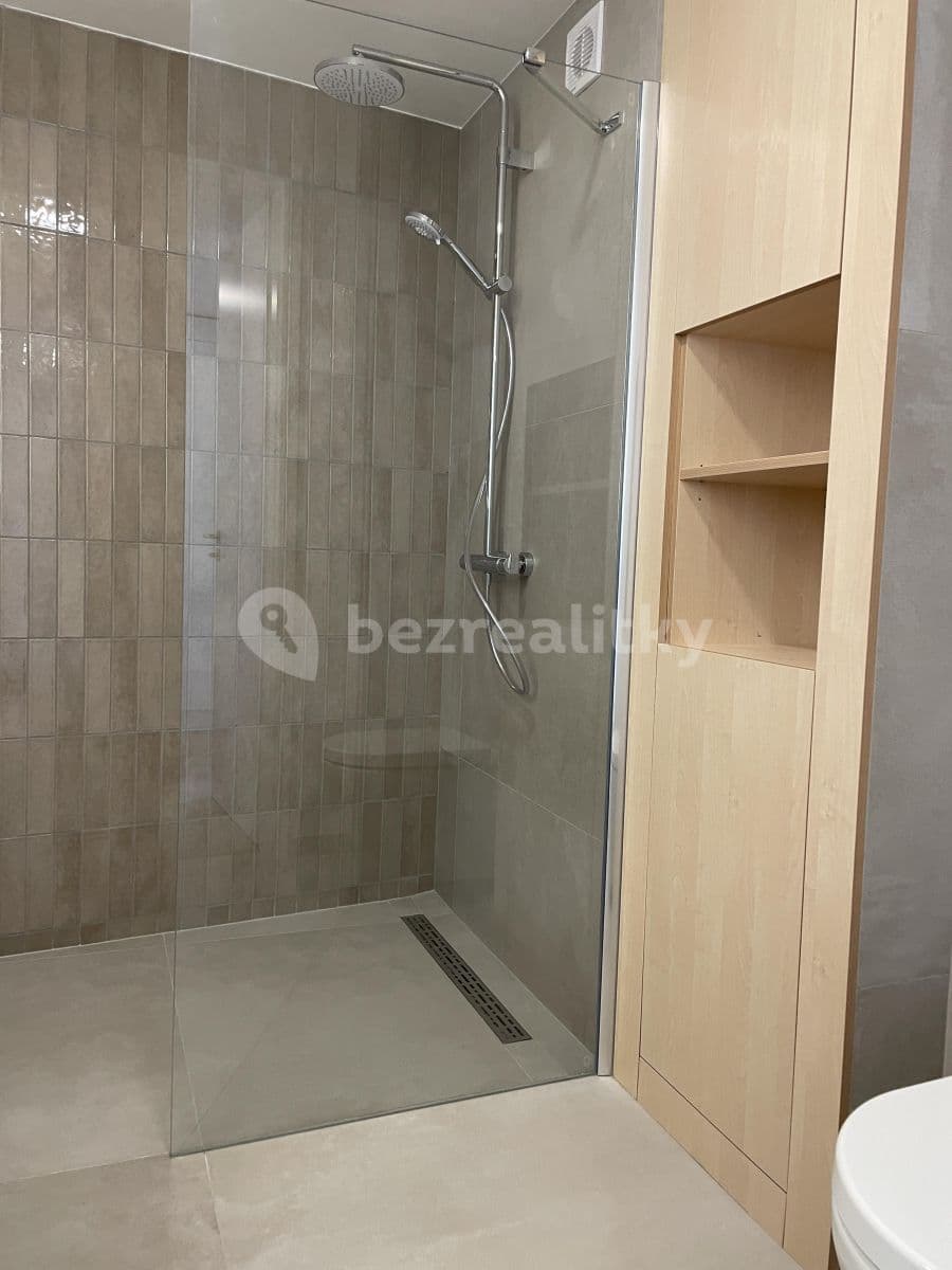 Pronájem bytu 1+kk 28 m², Legionářů, Praha, Praha Pronájem bytu 1+kk 28 m², Legionářů, Praha, Praha