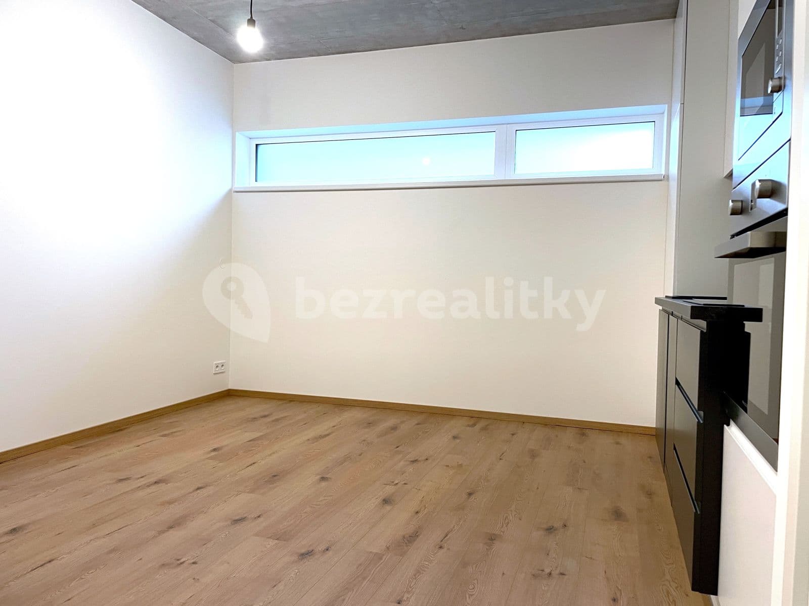 Pronájem bytu 1+kk 28 m², Legionářů, Praha, Praha Pronájem bytu 1+kk 28 m², Legionářů, Praha, Praha