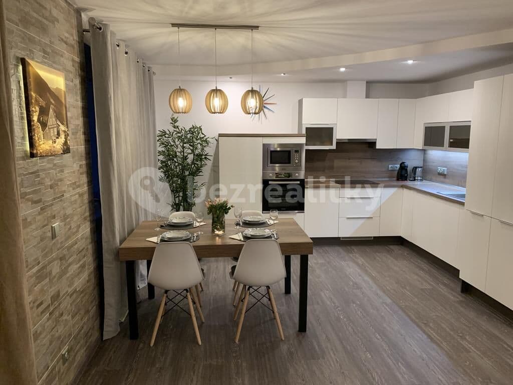 Pronájem bytu 3+kk 68 m², Špindlerův Mlýn, Královéhradecký kraj Pronájem bytu 3+kk 68 m², Špindlerův Mlýn, Královéhradecký kraj