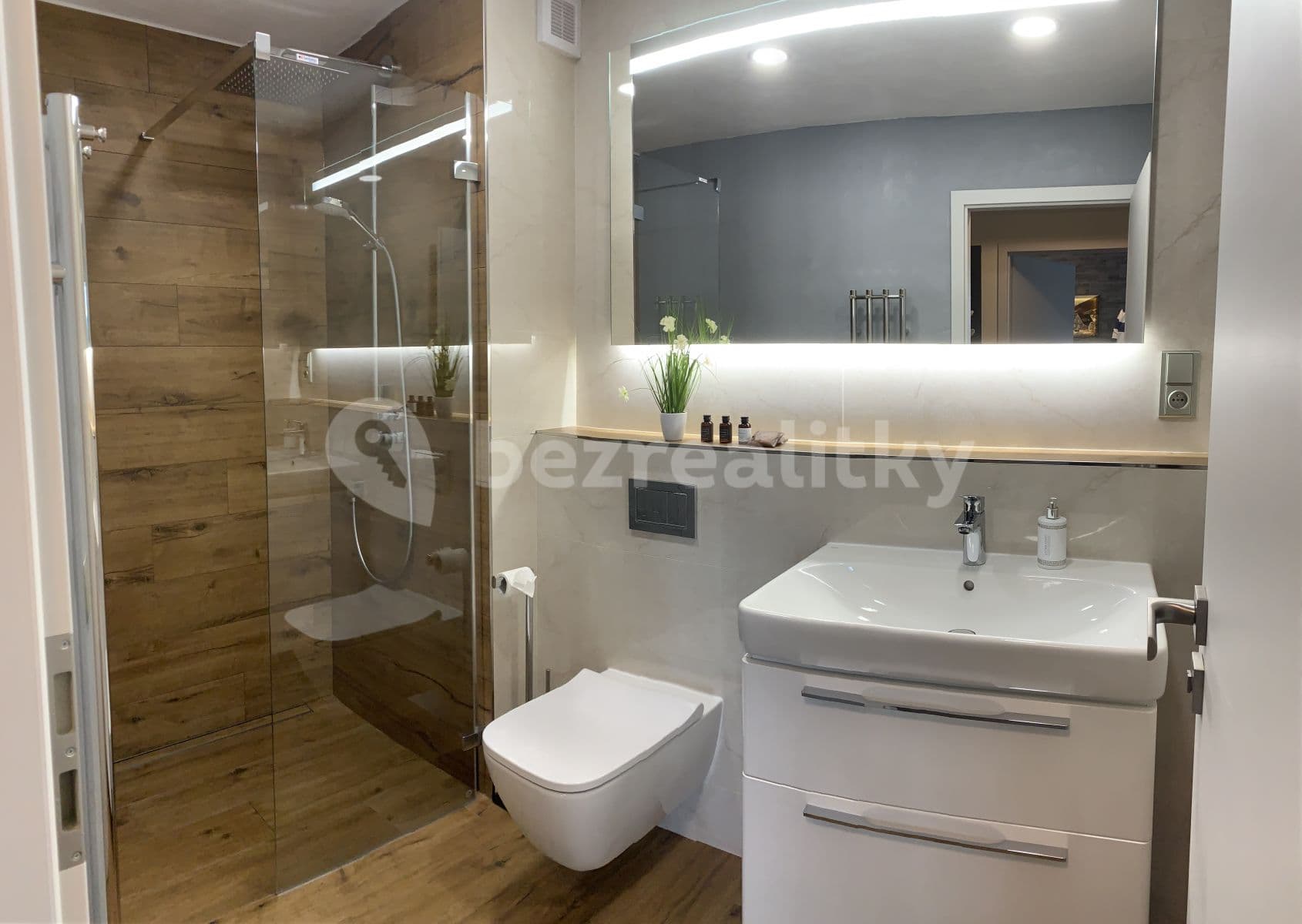 Pronájem bytu 3+kk 68 m², Špindlerův Mlýn, Královéhradecký kraj Pronájem bytu 3+kk 68 m², Špindlerův Mlýn, Královéhradecký kraj