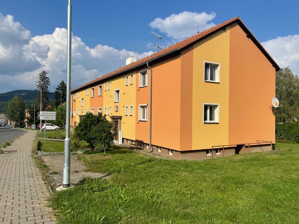 Prodej bytu 3+1 70 m², Jana Žižky, Jince, Středočeský kraj Prodej bytu 3+1 70 m², Jana Žižky, Jince, Středočeský kraj