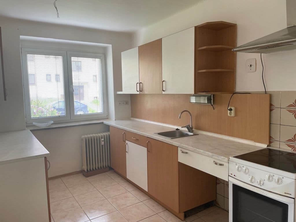 Prodej bytu 3+1 70 m², Jana Žižky, Jince, Středočeský kraj Prodej bytu 3+1 70 m², Jana Žižky, Jince, Středočeský kraj