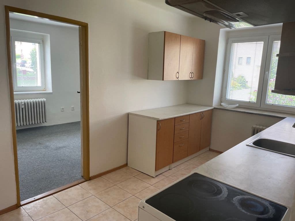 Prodej bytu 3+1 70 m², Jana Žižky, Jince, Středočeský kraj Prodej bytu 3+1 70 m², Jana Žižky, Jince, Středočeský kraj