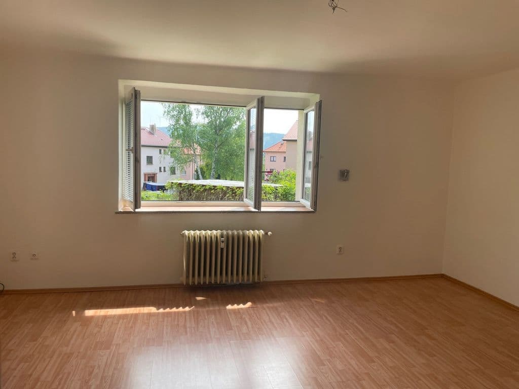 Prodej bytu 3+1 70 m², Jana Žižky, Jince, Středočeský kraj Prodej bytu 3+1 70 m², Jana Žižky, Jince, Středočeský kraj