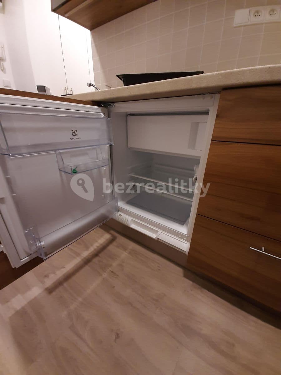 Pronájem bytu Garsoniéra 30 m², Libušino údolí, Brno, Jihomoravský kraj Pronájem bytu Garsoniéra 30 m², Libušino údolí, Brno, Jihomoravský kraj