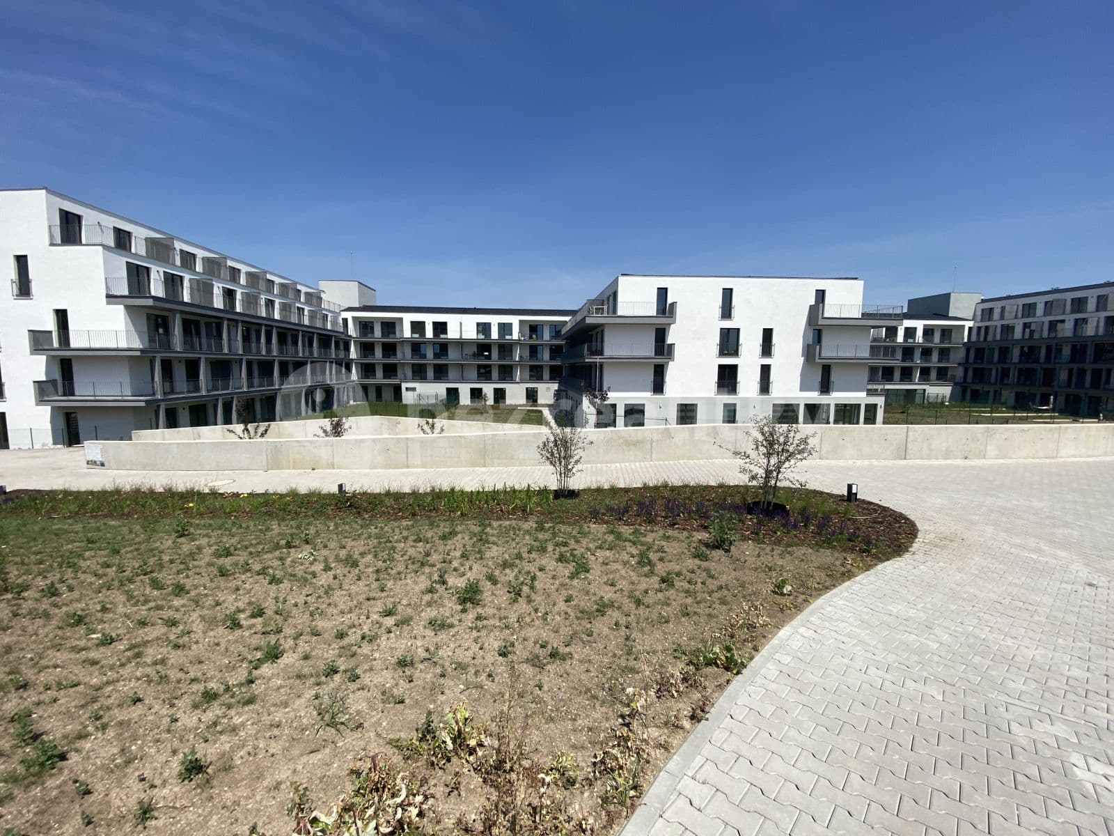 Pronájem bytu 2+kk 50 m², Velvarská, Horoměřice, Středočeský kraj Pronájem bytu 2+kk 50 m², Velvarská, Horoměřice, Středočeský kraj