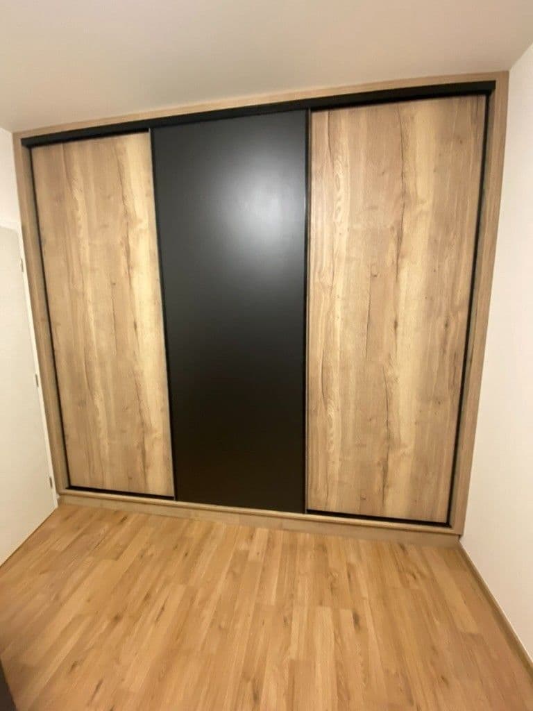 Pronájem bytu 2+kk 50 m², Velvarská, Horoměřice, Středočeský kraj Pronájem bytu 2+kk 50 m², Velvarská, Horoměřice, Středočeský kraj