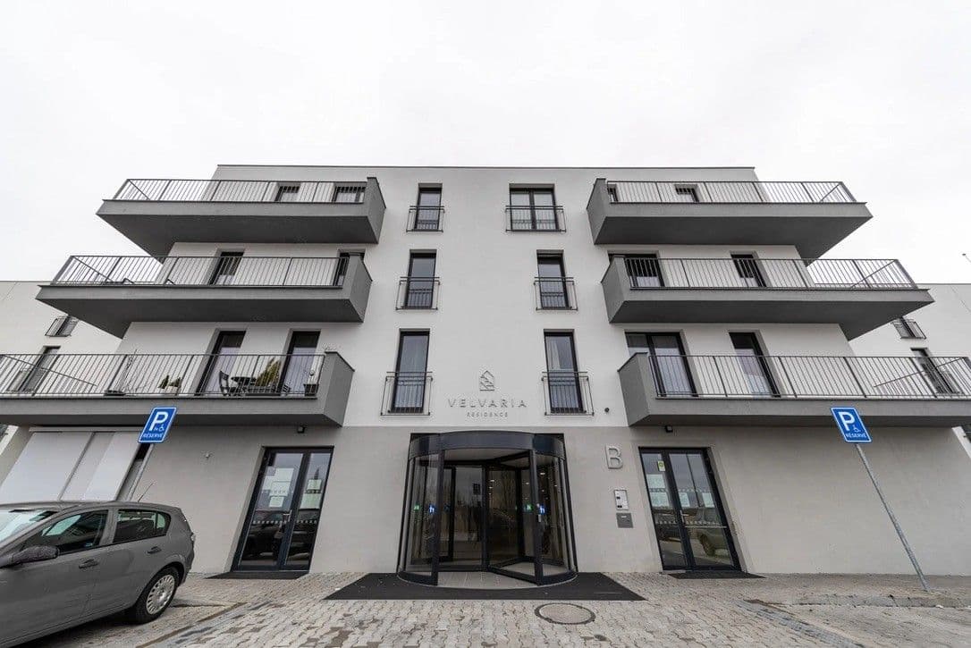 Pronájem bytu 2+kk 50 m², Velvarská, Horoměřice, Středočeský kraj Pronájem bytu 2+kk 50 m², Velvarská, Horoměřice, Středočeský kraj