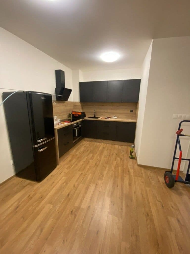 Pronájem bytu 2+kk 50 m², Velvarská, Horoměřice, Středočeský kraj Pronájem bytu 2+kk 50 m², Velvarská, Horoměřice, Středočeský kraj