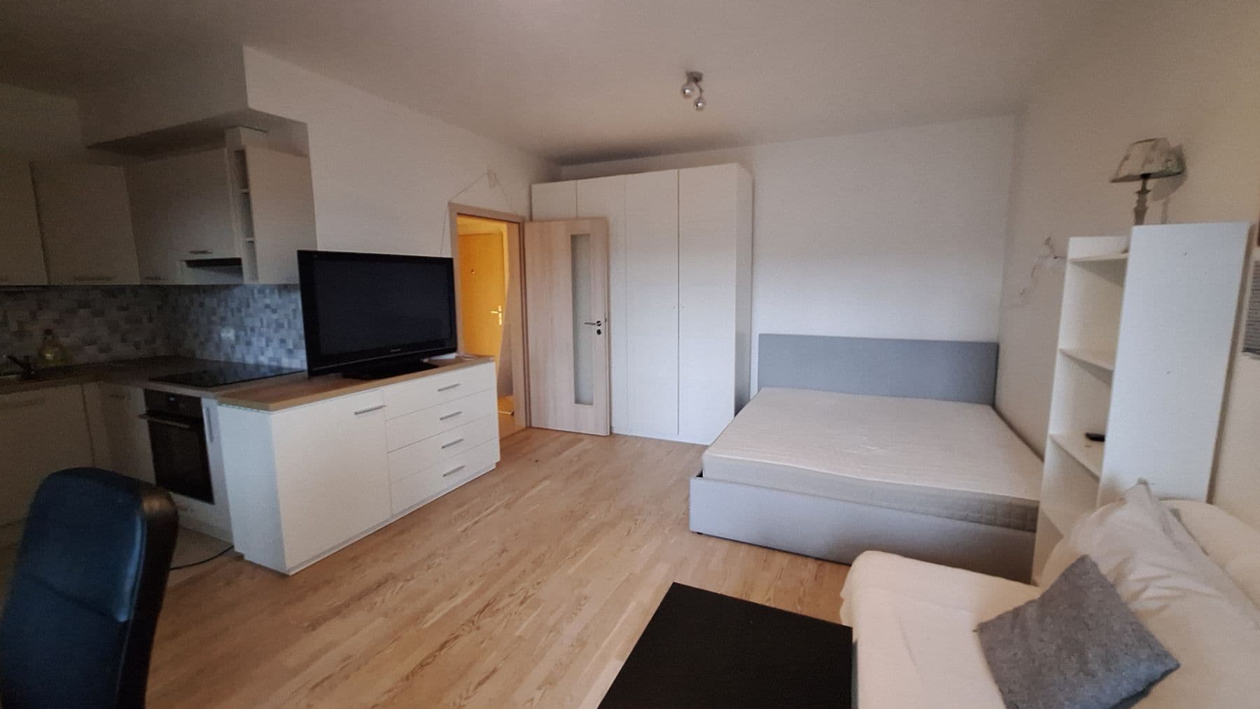 Pronájem bytu 1+kk 37 m², Olšanská, Praha, Praha Pronájem bytu 1+kk 37 m², Olšanská, Praha, Praha