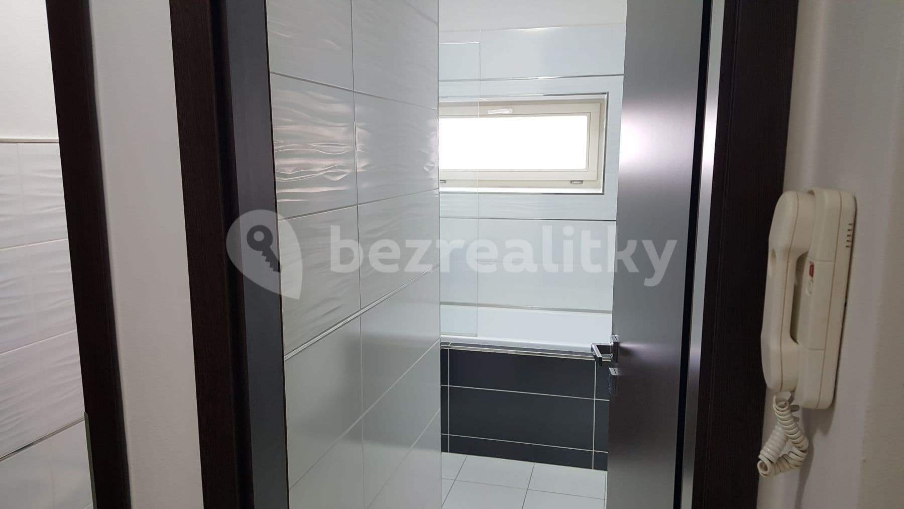 Pronájem bytu 3+1 75 m², Labská kotlina, Hradec Králové, Královéhradecký kraj Pronájem bytu 3+1 75 m², Labská kotlina, Hradec Králové, Královéhradecký kraj