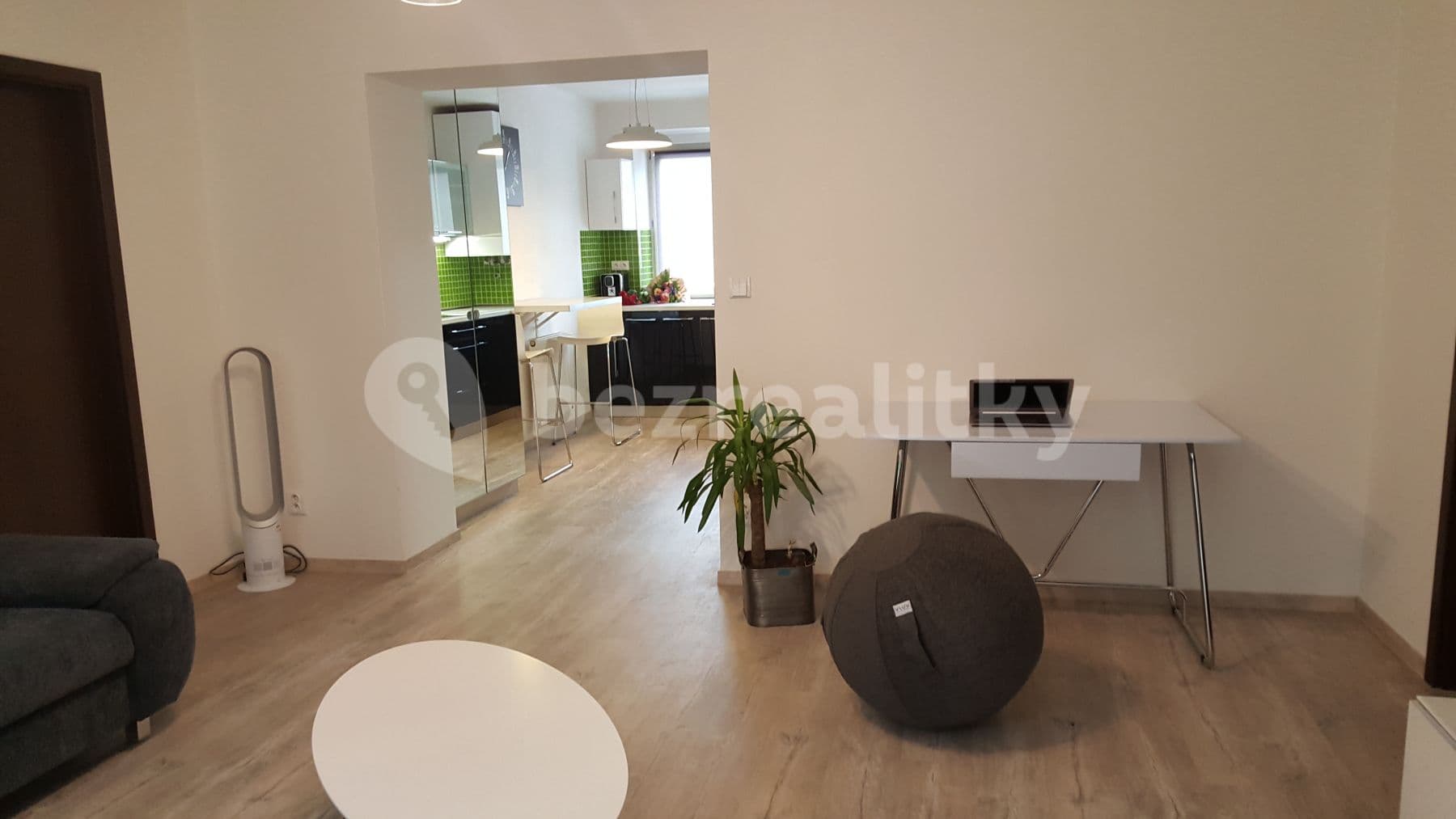 Pronájem bytu 3+1 75 m², Labská kotlina, Hradec Králové, Královéhradecký kraj Pronájem bytu 3+1 75 m², Labská kotlina, Hradec Králové, Královéhradecký kraj