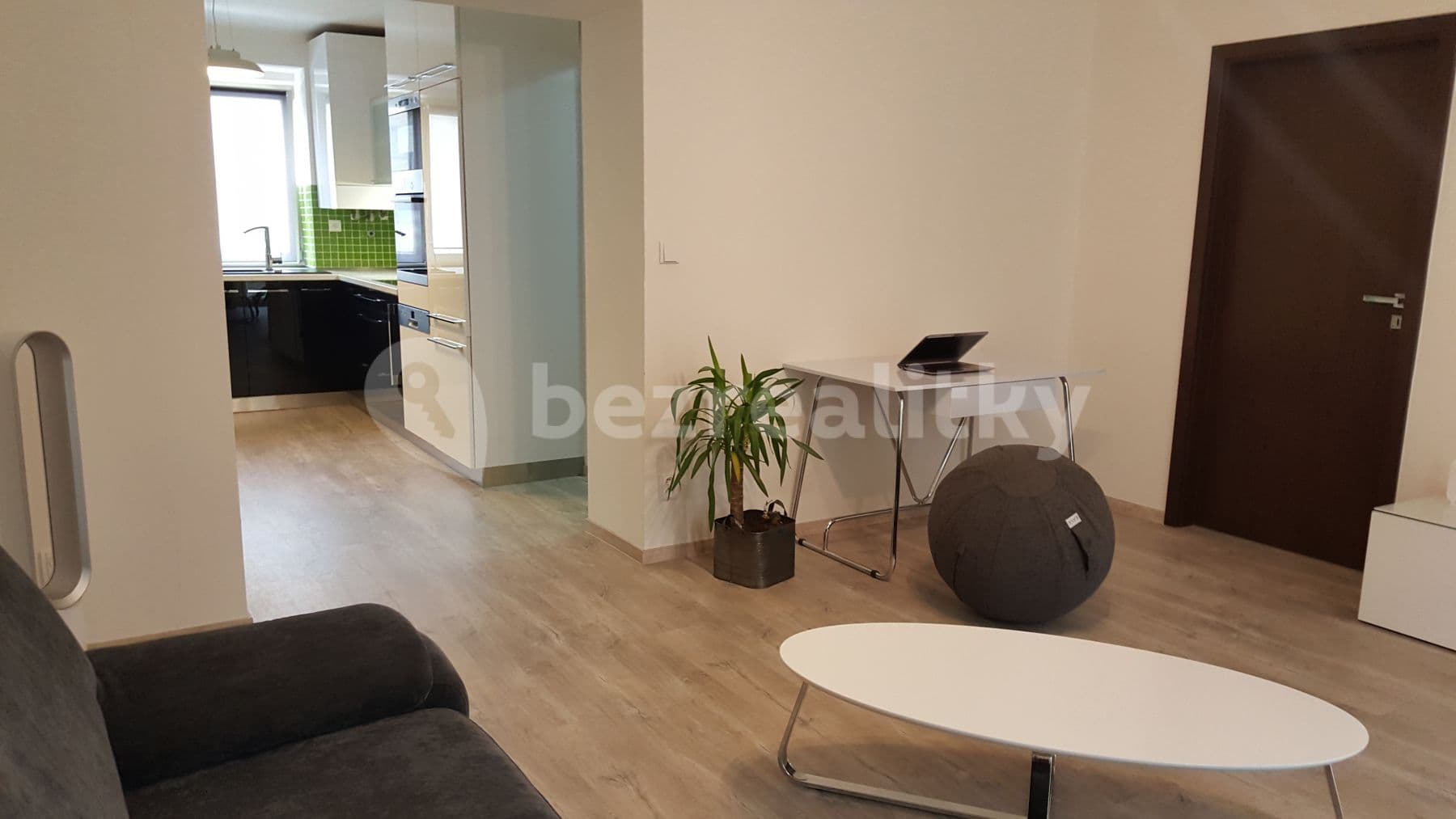 Pronájem bytu 3+1 75 m², Labská kotlina, Hradec Králové, Královéhradecký kraj Pronájem bytu 3+1 75 m², Labská kotlina, Hradec Králové, Královéhradecký kraj