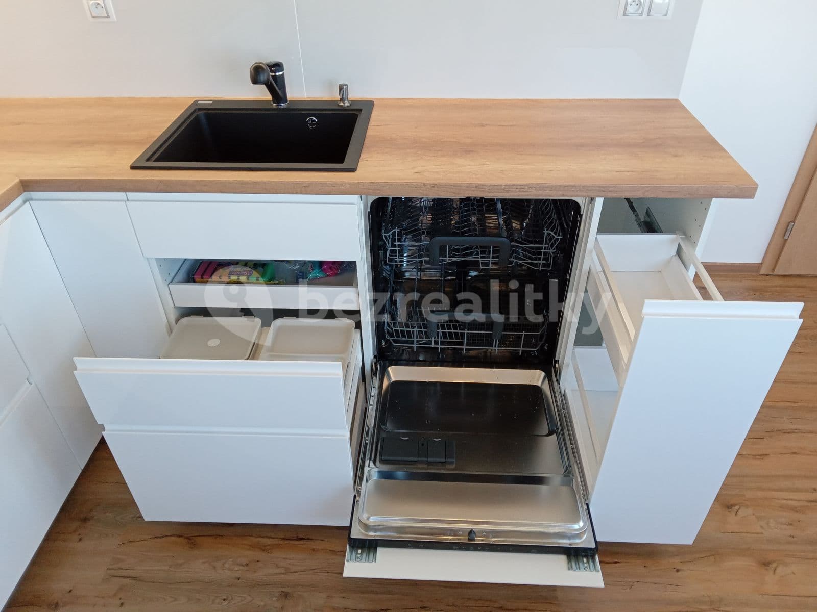 Pronájem bytu 2+kk 58 m², Do Zahrádek Ⅰ, Praha, Praha Pronájem bytu 2+kk 58 m², Do Zahrádek Ⅰ, Praha, Praha