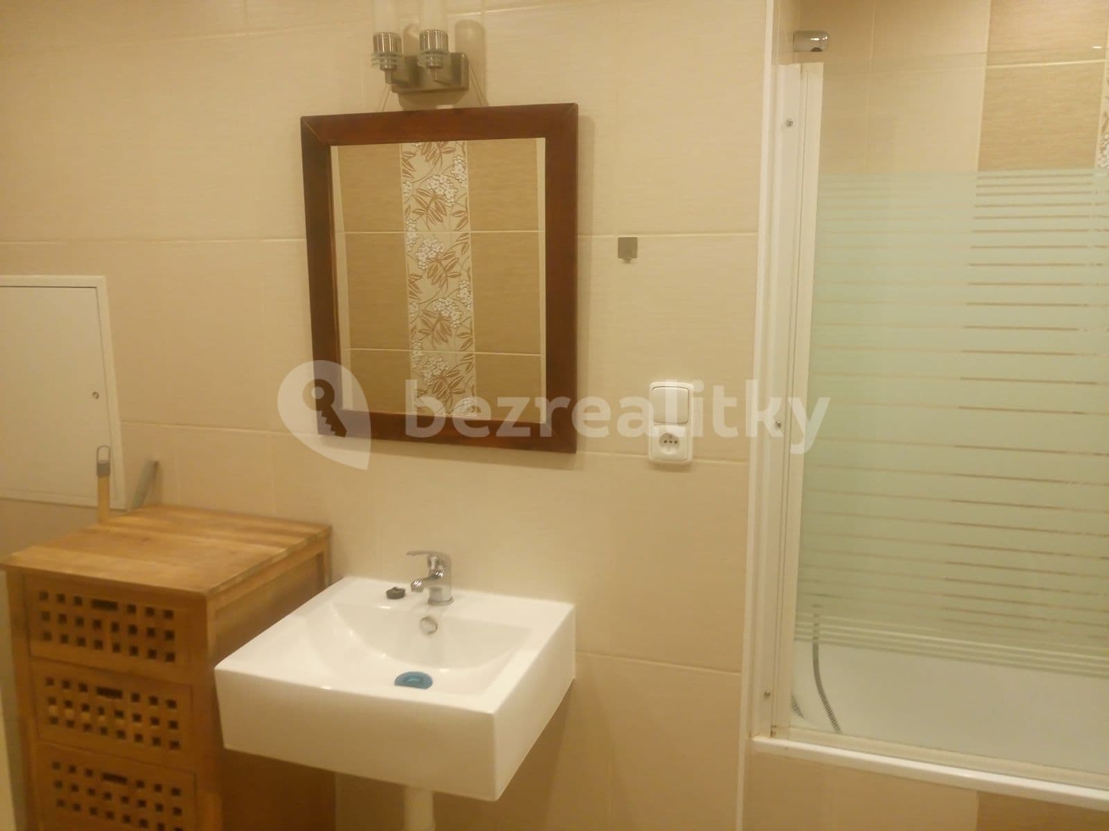 Pronájem bytu 2+kk 45 m², Doubravická, Praha, Praha Pronájem bytu 2+kk 45 m², Doubravická, Praha, Praha