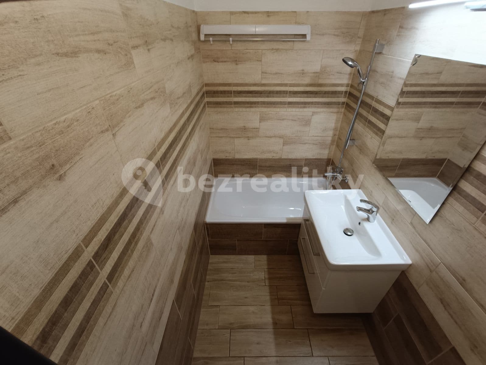 Pronájem bytu 2+kk 43 m², Famfulíkova, Praha, Praha Pronájem bytu 2+kk 43 m², Famfulíkova, Praha, Praha