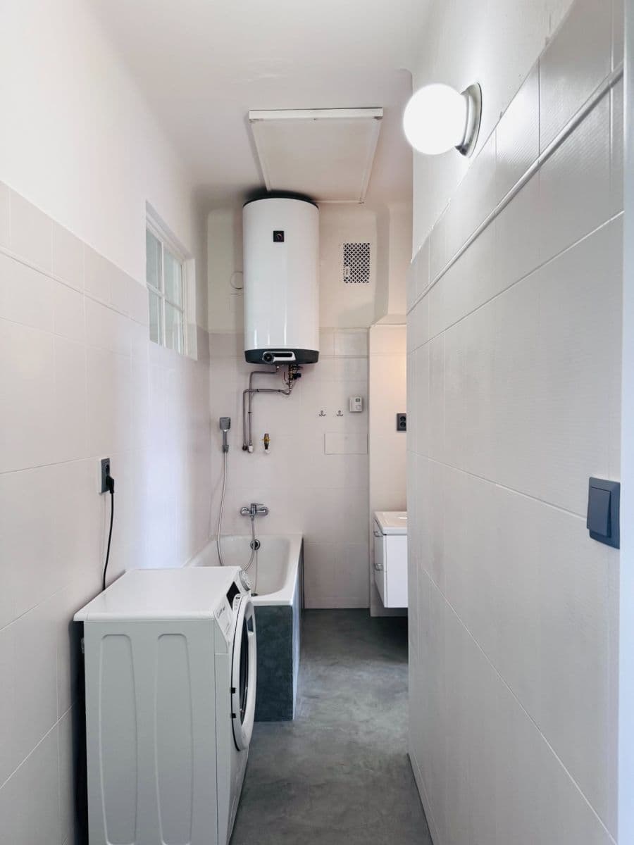 Pronájem bytu 2+1 76 m², Ruská, Praha, Praha Pronájem bytu 2+1 76 m², Ruská, Praha, Praha