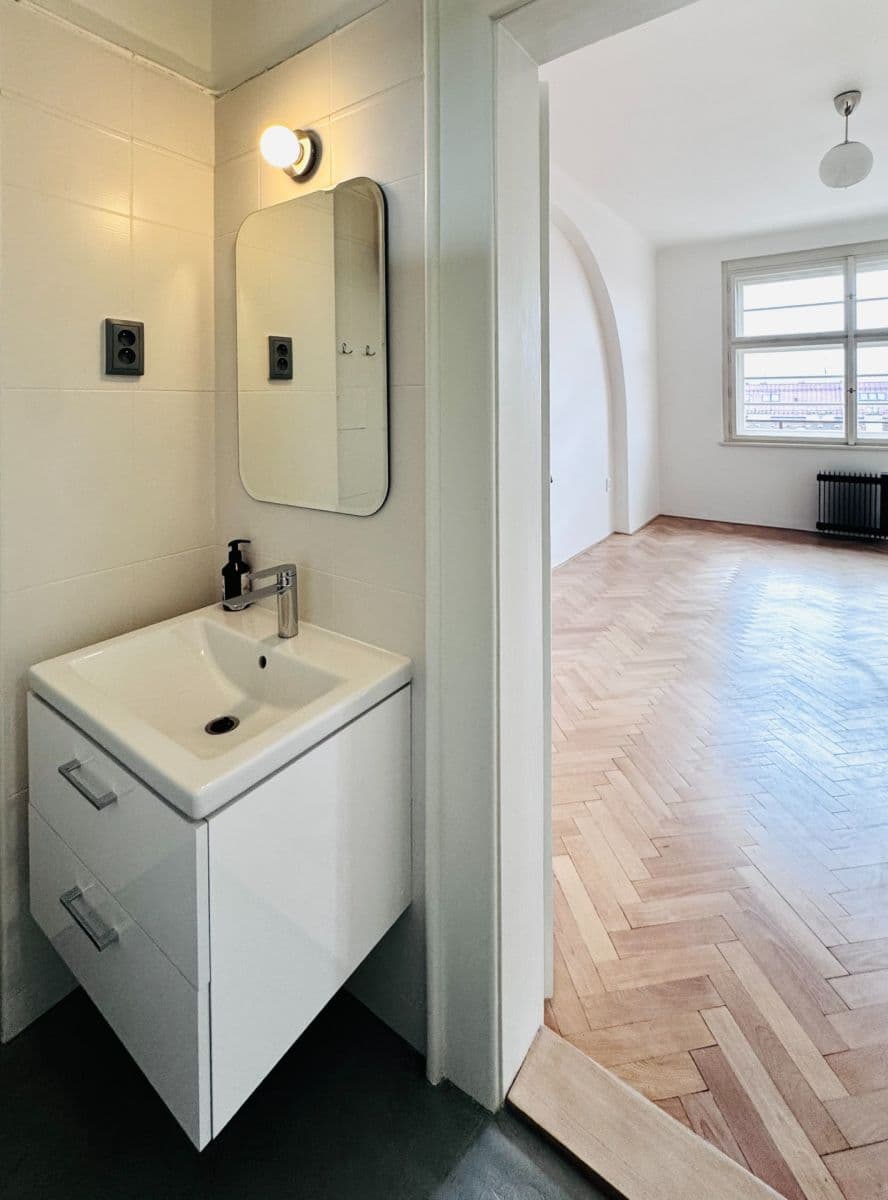 Pronájem bytu 2+1 76 m², Ruská, Praha, Praha Pronájem bytu 2+1 76 m², Ruská, Praha, Praha