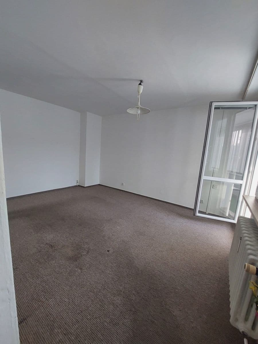 Pronájem bytu 1+1 34 m², Vodárenská, Kladno, Středočeský kraj Pronájem bytu 1+1 34 m², Vodárenská, Kladno, Středočeský kraj