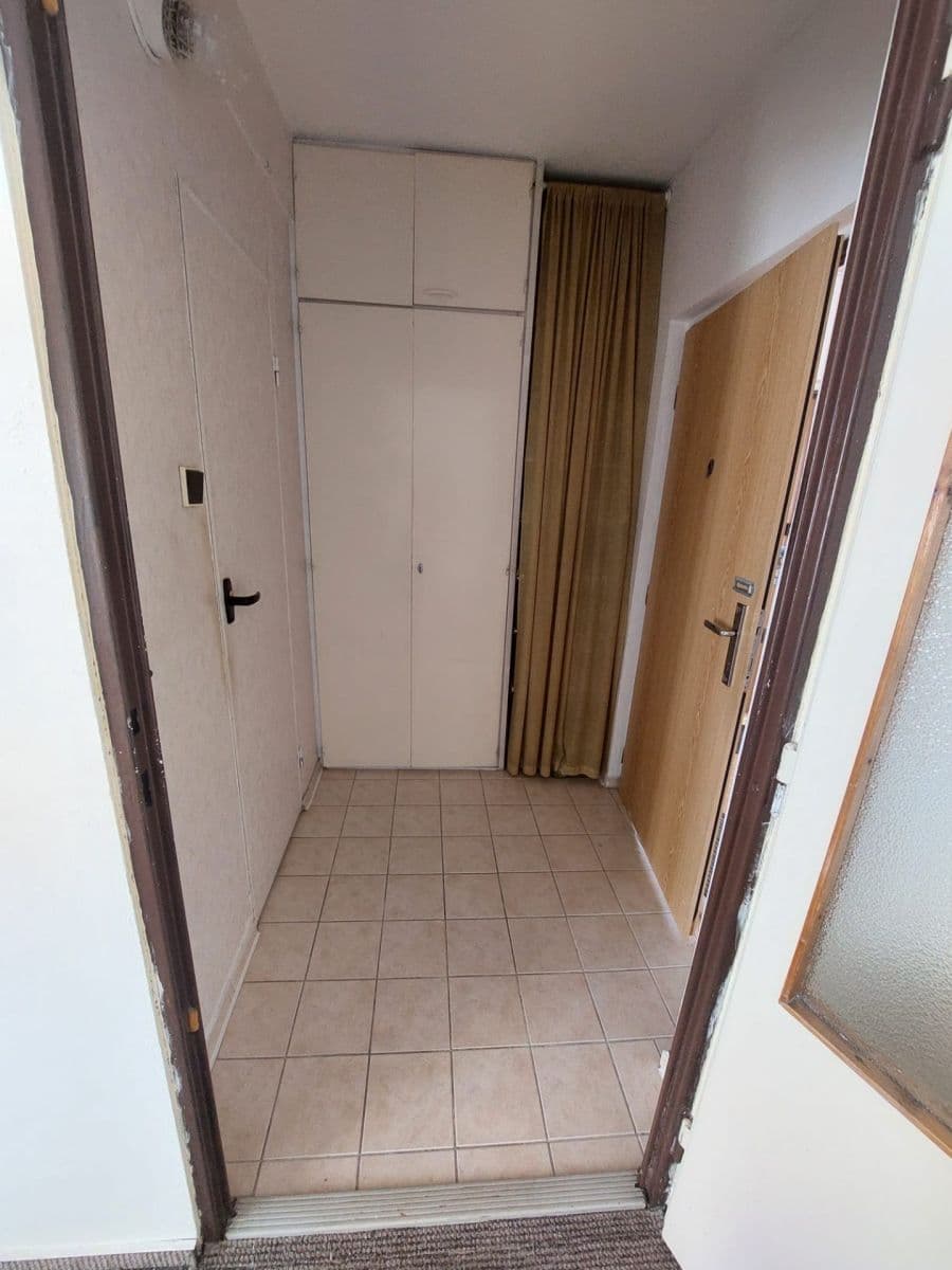 Pronájem bytu 1+1 34 m², Vodárenská, Kladno, Středočeský kraj Pronájem bytu 1+1 34 m², Vodárenská, Kladno, Středočeský kraj