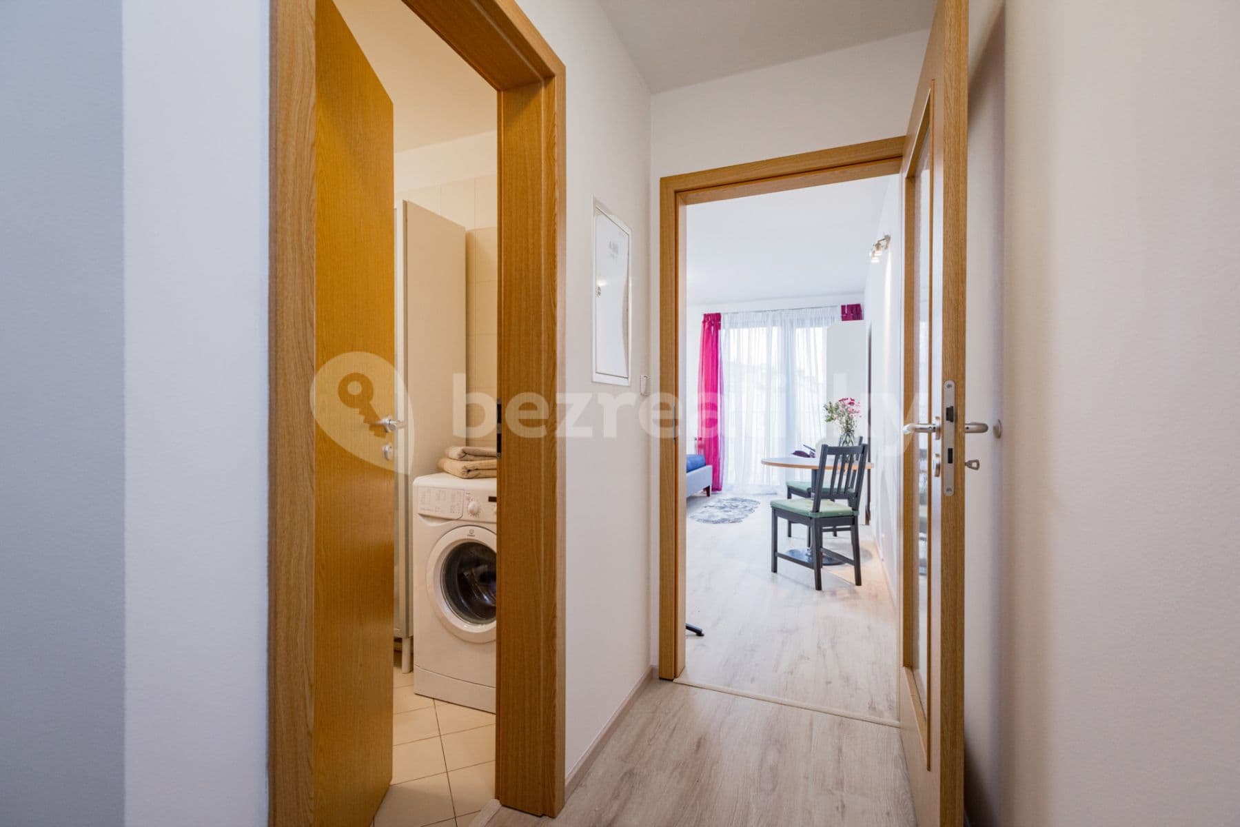 Pronájem bytu 1+kk 30 m², Kališnická, Praha, Praha Pronájem bytu 1+kk 30 m², Kališnická, Praha, Praha