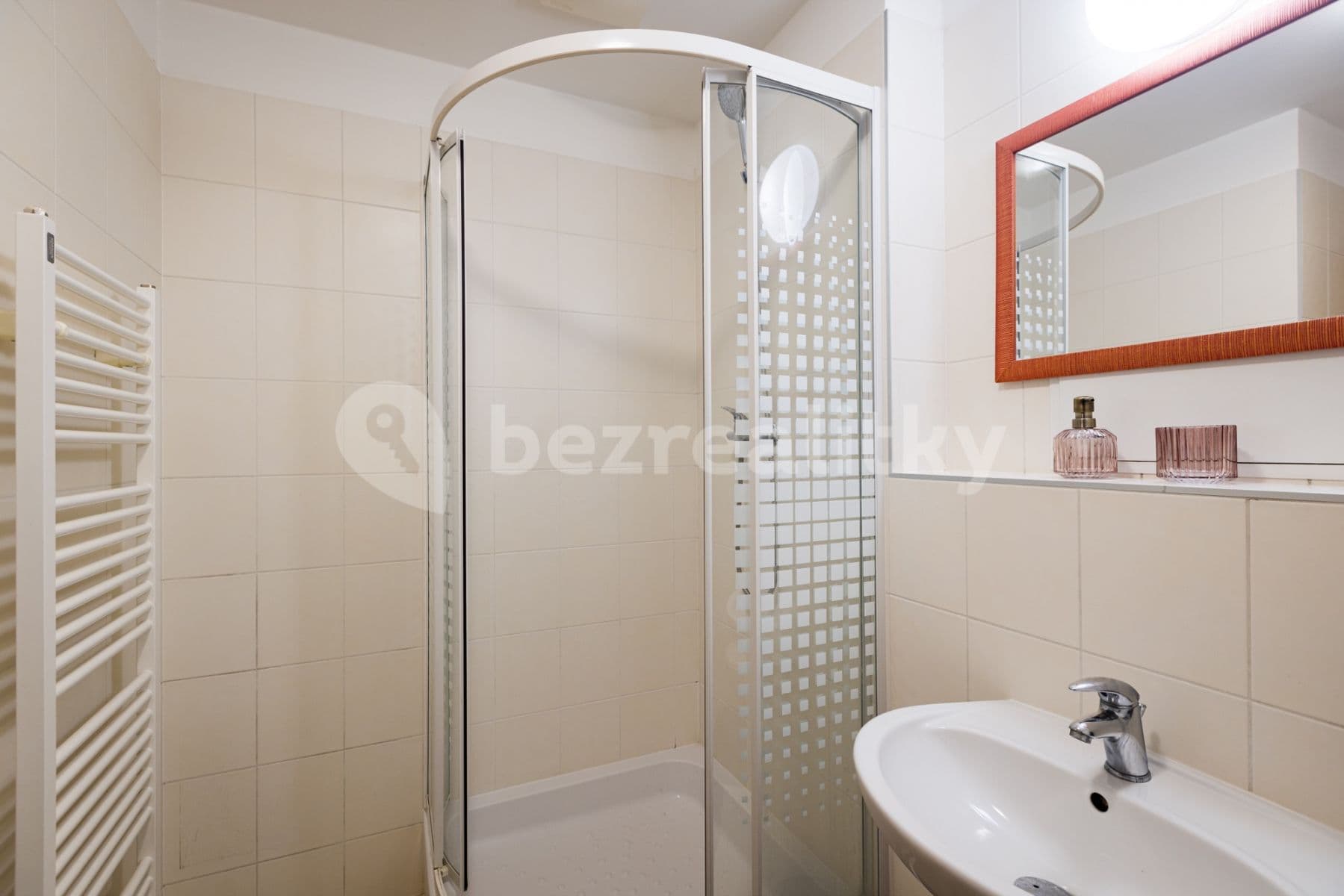 Pronájem bytu 1+kk 30 m², Kališnická, Praha, Praha Pronájem bytu 1+kk 30 m², Kališnická, Praha, Praha