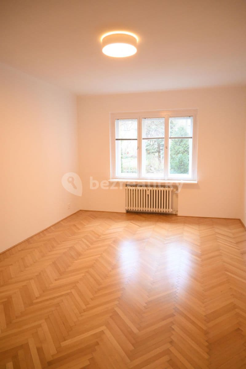 Pronájem bytu 2+1 85 m², Tolstého, Praha, Praha Pronájem bytu 2+1 85 m², Tolstého, Praha, Praha