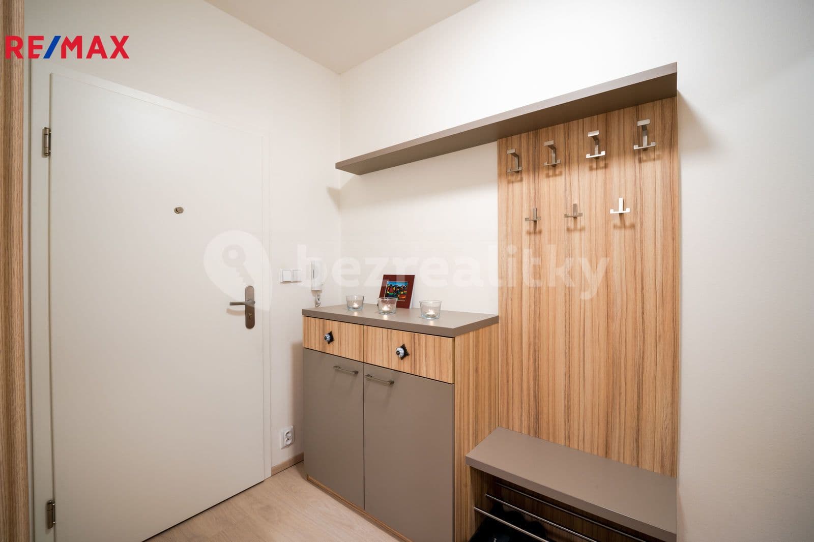 Pronájem bytu 2+kk 76 m², Na Návsi, Zbuzany, Středočeský kraj Pronájem bytu 2+kk 76 m², Na Návsi, Zbuzany, Středočeský kraj