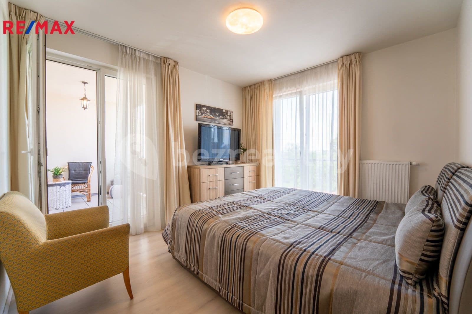 Pronájem bytu 2+kk 76 m², Na Návsi, Zbuzany, Středočeský kraj Pronájem bytu 2+kk 76 m², Na Návsi, Zbuzany, Středočeský kraj