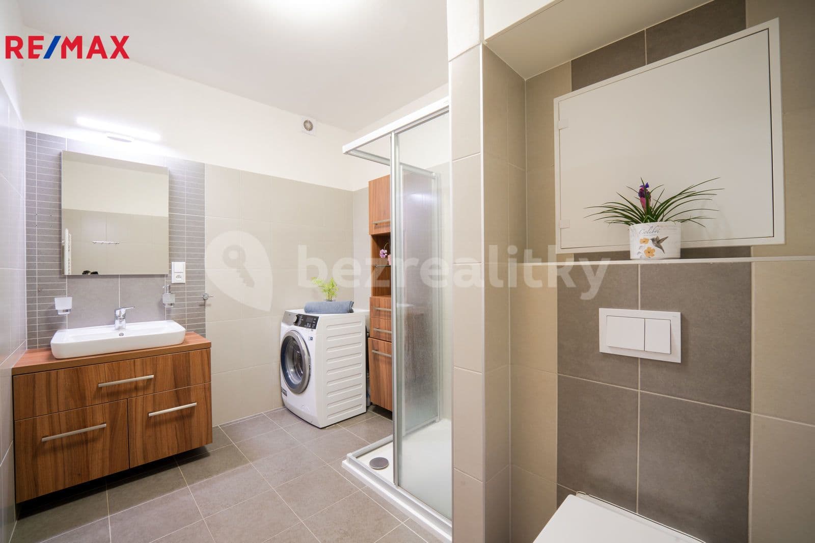 Pronájem bytu 2+kk 76 m², Na Návsi, Zbuzany, Středočeský kraj Pronájem bytu 2+kk 76 m², Na Návsi, Zbuzany, Středočeský kraj