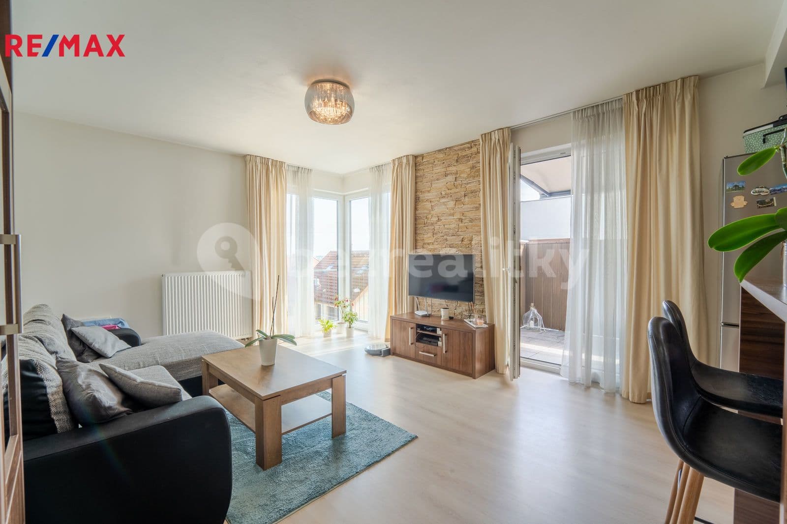 Pronájem bytu 2+kk 76 m², Na Návsi, Zbuzany, Středočeský kraj Pronájem bytu 2+kk 76 m², Na Návsi, Zbuzany, Středočeský kraj