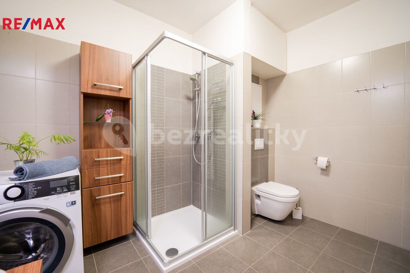 Pronájem bytu 2+kk 76 m², Na Návsi, Zbuzany, Středočeský kraj Pronájem bytu 2+kk 76 m², Na Návsi, Zbuzany, Středočeský kraj