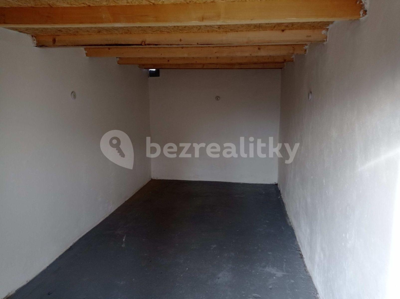 Prodej garáže 18 m², Dobřichovská, Pečky, Středočeský kraj