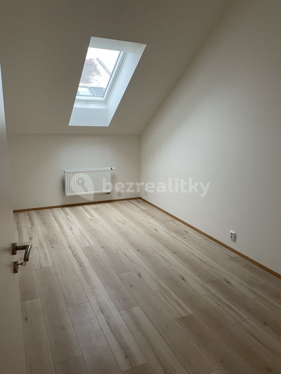 Pronájem bytu 2+kk 61 m², Chržínská, Velvary, Středočeský kraj Pronájem bytu 2+kk 61 m², Chržínská, Velvary, Středočeský kraj