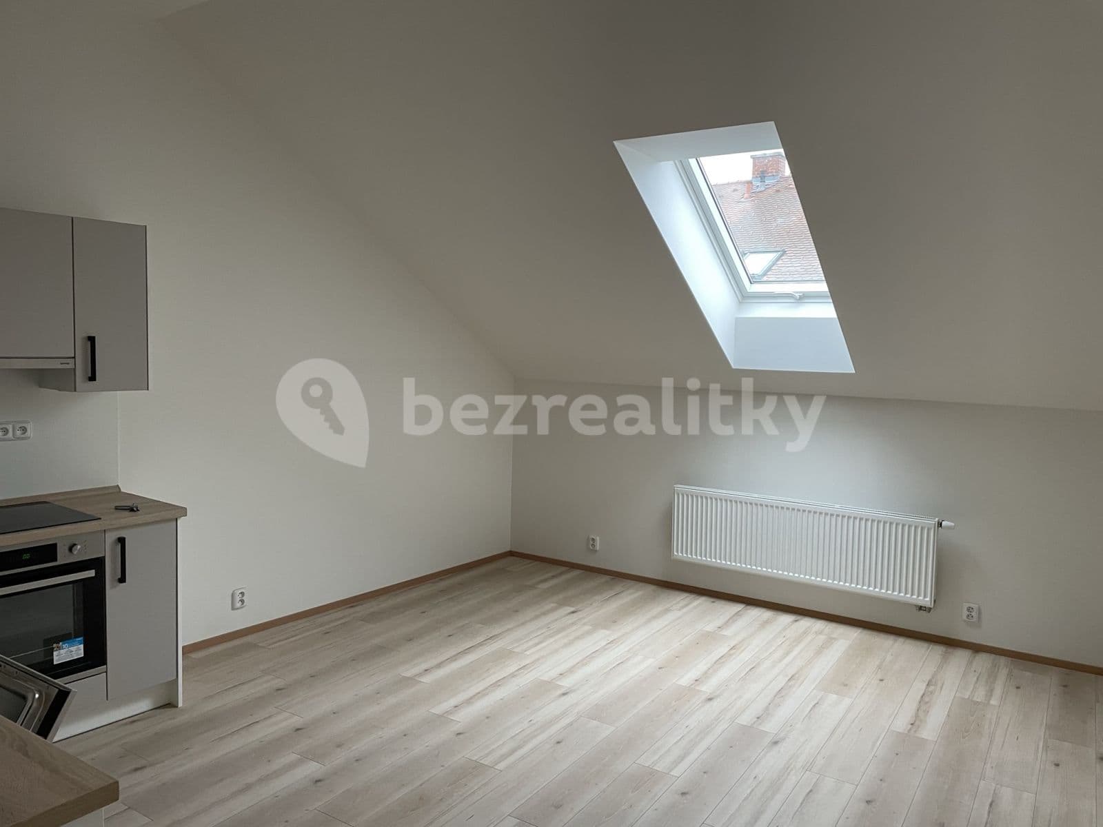 Pronájem bytu 2+kk 61 m², Chržínská, Velvary, Středočeský kraj Pronájem bytu 2+kk 61 m², Chržínská, Velvary, Středočeský kraj