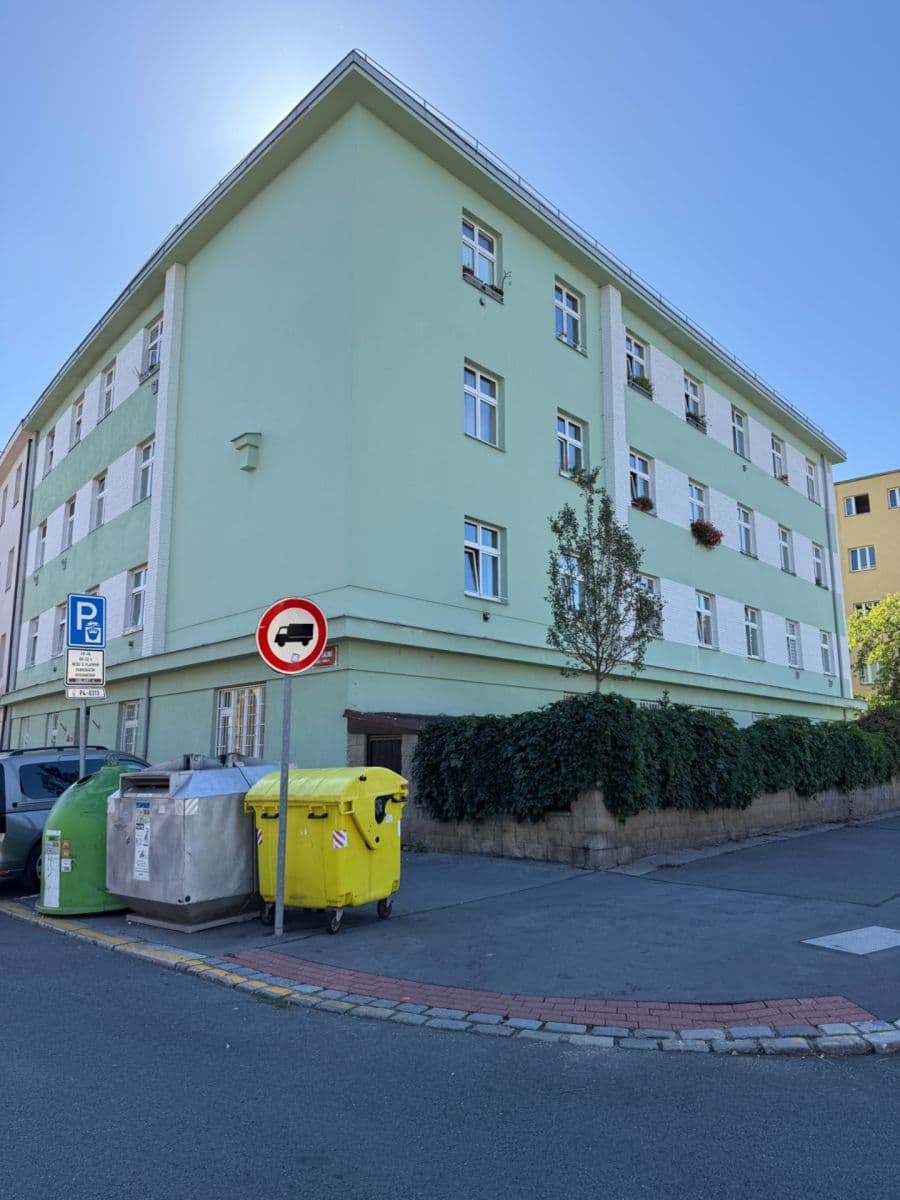 Pronájem bytu Garsoniéra 26 m², Pod Lázní, Praha, Praha Pronájem bytu Garsoniéra 26 m², Pod Lázní, Praha, Praha
