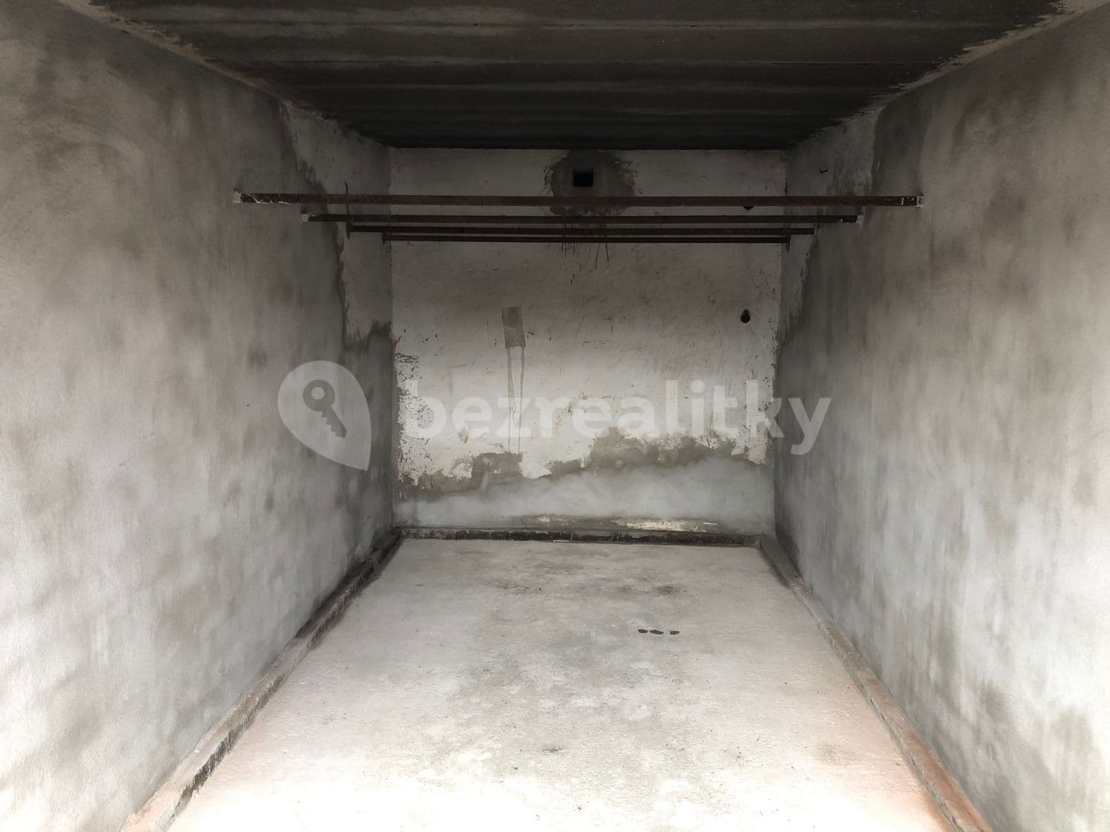 Pronájem garáže 16 m², Novobohdalecká, Praha, Praha Pronájem garáže 16 m², Novobohdalecká, Praha, Praha