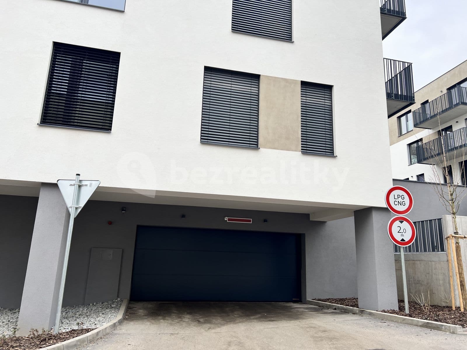 Pronájem garáže 14 m², Praha, Praha Pronájem garáže 14 m², Praha, Praha